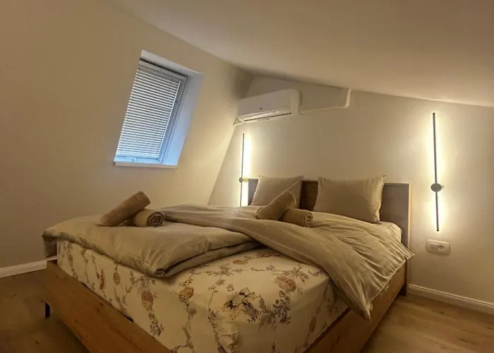 Velvet Alps * בובק